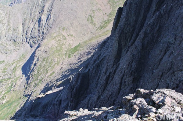 route up the north couloir of crestone peak